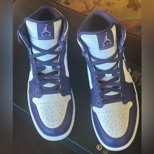 Nike Air Jordon 1 Retro Mid sz 12